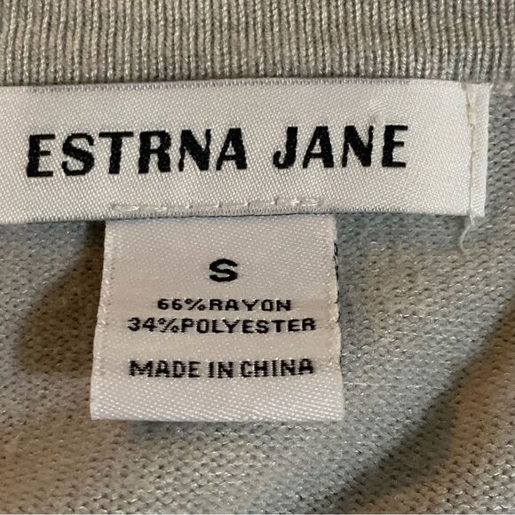 ESTRNA Cardigan Women’s Small Gray Scoop Neck Button Faux Pearl Buttons. - Picture 6 of 10